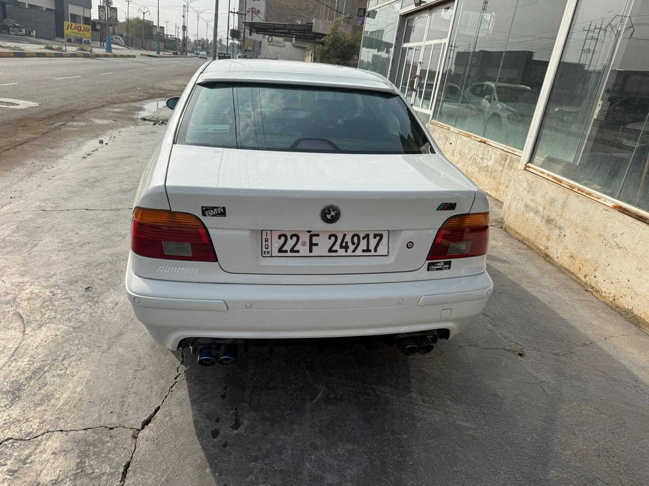 بي ام دبليو . e39.528.V6
موديل 2000 داينمو هوا. 

فول فول اوتو 
گير ثلث وضعيات قياده(عادي+سبورت s)
كشنات  m   
تحكمات ستيرن كروز سرعه  +مسجل 
مرايات قلاب كهرباء +سنترلك 
سلايت تحكم جام عند بعد تنزيل تصعيد 
صدر جديد تايرات مع وياله m بل كارتون
برده خلفيه كهرباء 
رقم اربيل دولي  
باسمي 
 رقم صاحب سيارة ***********
