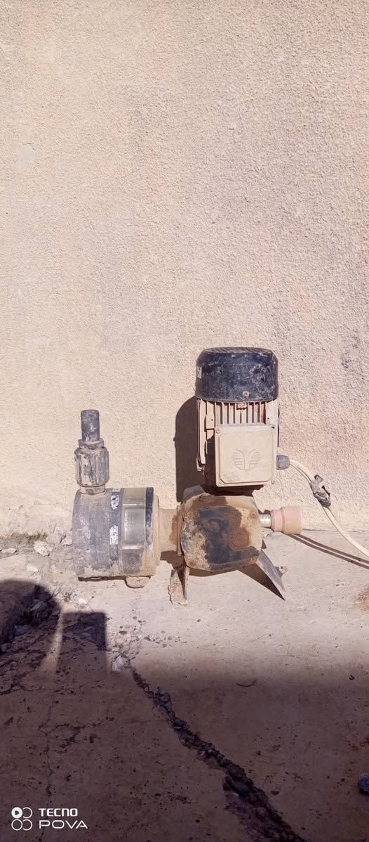 للبيع مسمدة مرشة محوري نوع خريف شغالة بدون خزان 
السعر 350 الف
المكان الحويجة
***********
