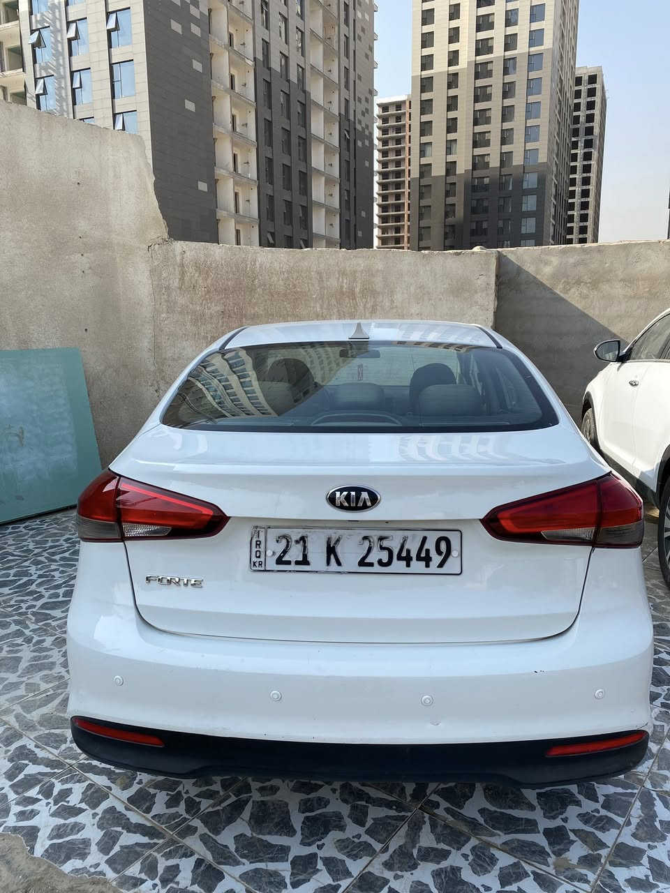 فورتي موديل 2018
مكينه 2000 دوش 
كير ATM 
نص مواصفات عاديه تحكم ستيرن ثلاث انظمه قياده 
مبدللها شاشه وكامره دواره 
بچمها كبس حادث السياره من امريكا جانبي ومرفقه بالمنشور 
رقمها سليمانيه وسنويه جديده منافذه 
عنواني بغداد الدوره المهديه الاولى 
***********
