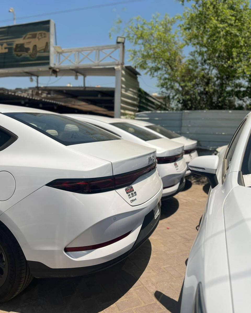🚘بي واي دي گن بلاص 🚘
• موديل 2025 
  ( ابيض داخل ابيض) 🔥وماعدنا دلالية🔥

❗️ويتوفر  داخل ابيض❗️

🔋 المحرك والتقنيات
 • محرك 1500cc اقتصادي (Hybrid + Electric + Petrol)
 • تبريد أمامي وخلفي قطعتين
 •   تمشيك  مايقارب2100 كم🔥+ على الكهرباء فقط 55km
 • بصمة + كارت دخول ذكي
 • شاشة وسطية
 • كامرة خلفية
 • حساس خلفي 

💡 الإضاءة والتصميم
 • لايت زنون
 • بك لايت LED
 • ويل اسود مات 
 • داخل جلد لون ابيض
 • تحكم مقود جانبين

ملحقات:- شاحن + كارت+ ماسحات+ مثلث وجميع التفاصيل 

تجربة قيادة مختلفة وتفاصيل تليق باللي يدور على شكل + أداء + تقنية.

📍 العنوان: بغداد – الوزيريه– قرب قاعه الريان للاعراس
شركه ومعرض عصر السرعه 

📞 للحجز والاستفسار
***********
***********

