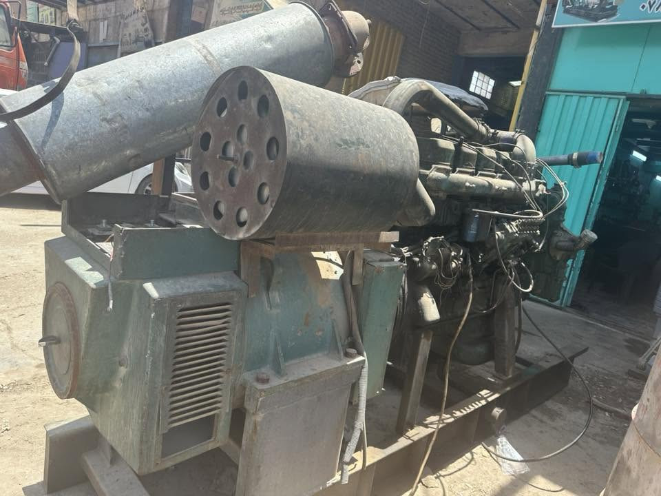 مكينه فالفو للبيع كامله بس طافيه السعر ٣٥ وبيه مجال لاستفسار ***********
