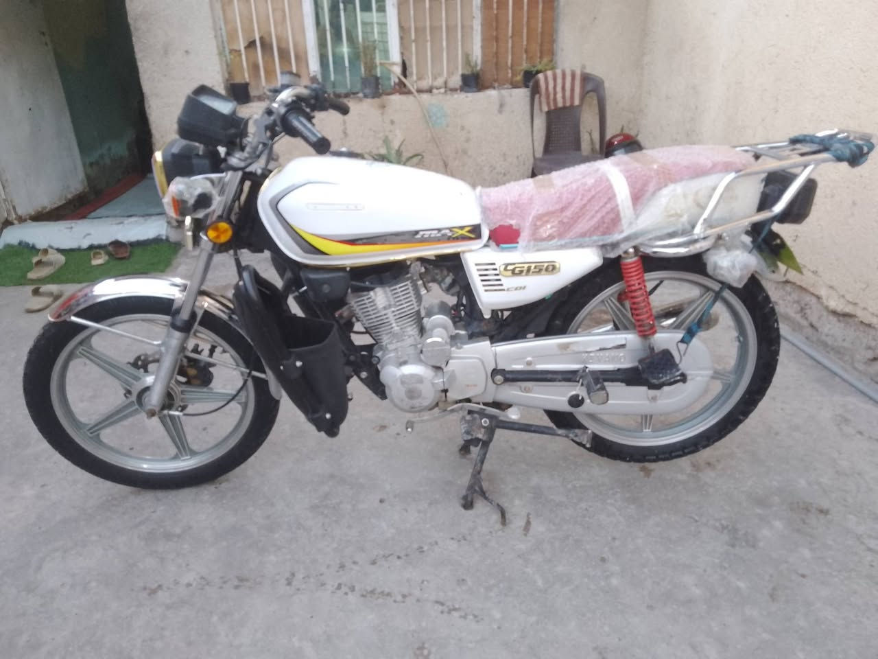 السلام عليكم دراجه للبيع السعر 6 00 وبيها مجال الفكان خيور رقم الهاتف *********** واتساب
