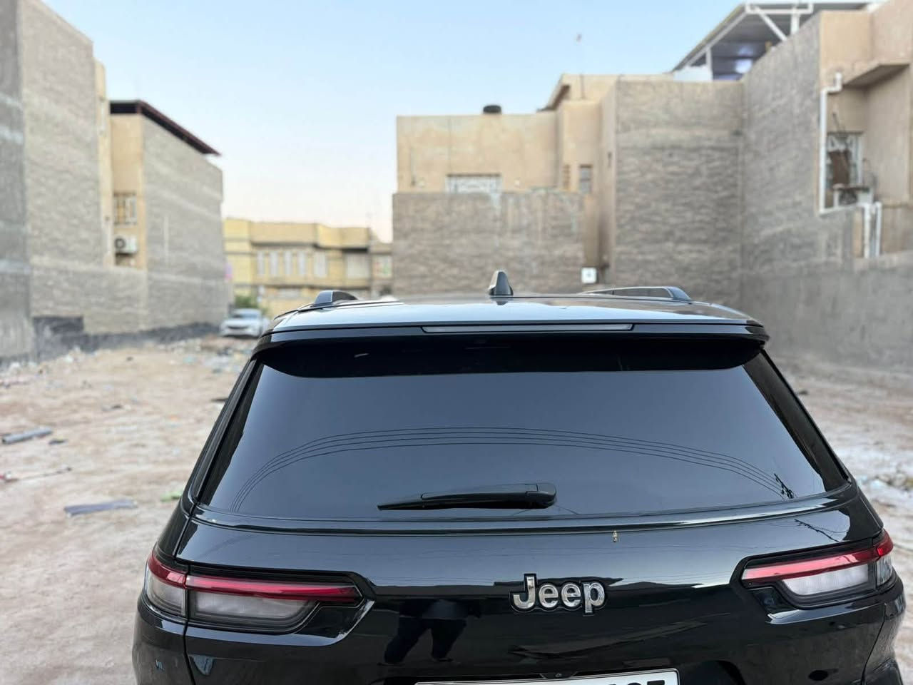السلام عليكم يتوفر بردات جيتور G700 كويتي تعتيم ١٠٠٪؜ قالب بلادي تفصال ولجميع انواع السيارات يتوفر واتساب ***********
