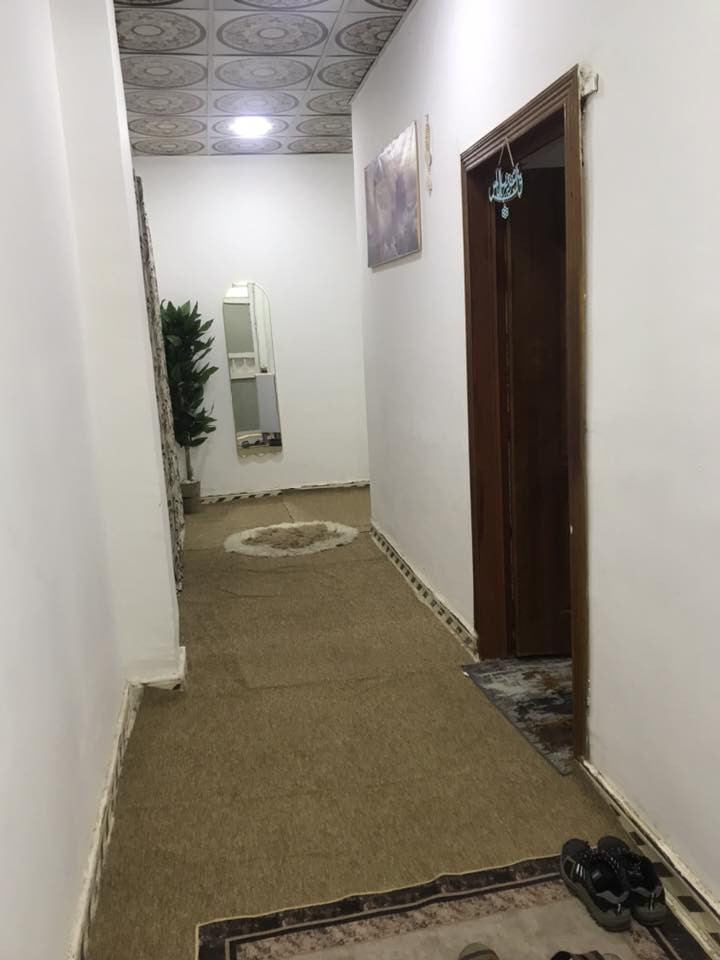 شقة للبيع في مجمع الجوادين سد قفلية
شقة نظيفة جدا تحتوي على 

3 غرف ومطبخ وحمامات 

السعر (14) مليون وبيه مجال

للأتصال والمراسله واتساب  ***********
