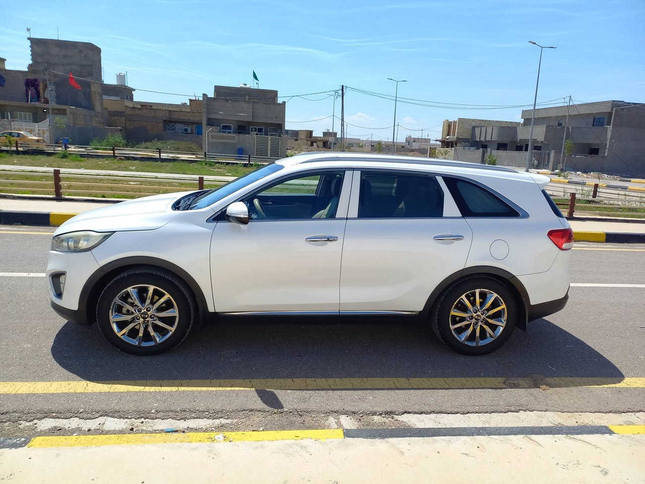 تحيه محبه واحترام للجميع 
للبيع سورنتو 2016 رقم سليمانيه دولي مكينه 4 سلندر 
7 راكب تبريد قطعتين ماشيه 218 بيها بل بنيد تكحيل كد شبر كارت وشخط بل باب عكس السايق السعر ١٨٨ وبي مجال مكان السياره واسط العزيزيه ***********
