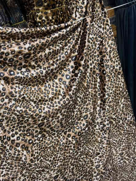 جديد جديد 
قديفه ks خامه مميزه + قديفه جلد الغزال احمر ساده 
البيع جمله.       مفرد 
اقل كميه للجمله ١٠ قطع 
توصيل جميع مناطق كربلاء ب ٣٠٠٠ وجميع محافظات العراق ب ٦٠٠٠ 
للاستفسار مراسلت البيج او الواتساب ***********
