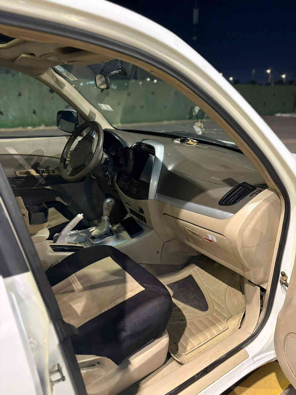 .ألسلام عليكم   شيري تيكو 🚩خليجيه شركه العامه .سنويه بآسمي .هزه .ارقام جدد) موديل
2012
ابيض نضيف 
كير ميكانيكي  محرك 2000cc  (مكفول الكير والمحرك)
....    تبريد ثلج🧊   كل نقص مابيها 
سياره ماشيه 115 الف  كيلوقابل للزياده
$الداخل بي كم فطر بس ماشي  .شاشه كامره دواره 
كراسي تدفئه شغال .كروس سرعه 
$فتحه سقف شغاله 
$تايرات جدد
$صدر نظيف دبلات 
$ملاحظه السياره عليه ادامه دوريه كامله   

(البدي بي ملاحظات وشخوط  وطختين)    شاصي ولوغود مكفول  البنيد كلير جارد 

مكان السياره بغداد المنصور الداودي    سعره     64$
..

***********     واتساب   ابو محمد بغداد
