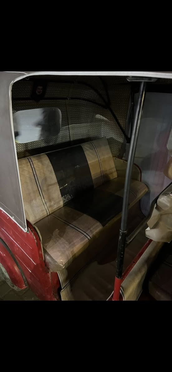 السلام عليكم تكتك للبيع مكاني بغداد حي الجهاد موديل ٢٠١٧ بنهايته محسوبه ٢٠١٨ تكتك نضيفه معمره صفاح مال خياس ودوس الي جوه البريك التكتك تخم تاير جديد باتري جديد منضومه جديده دواشمه جديده والجدار جديد بس اليوم صار بيه شك صغير تخم وايرات كلج كلجات جدد تحفين مال شركه ليبل وردي السعر  ٤ مليون وميه خمسين وبيه مجال بيسط للشراي ولحد يكسر بحلال العالم سوك كلشي بيه ثاني يوم تحويل اكاتب مروري سنويه بسمي وطابق السنويه والموحده عله الرقم وبيه مسجل وبيه لزامه مال تليفون اصليه ومرزوقه وكرفته حلوه ومال جناي مو مال بياع شره الله شاهد ورقيبه تكتك بيه خبزه مال عيشه تاخذه اعله فحص 
رقم الهاتف: ***********
