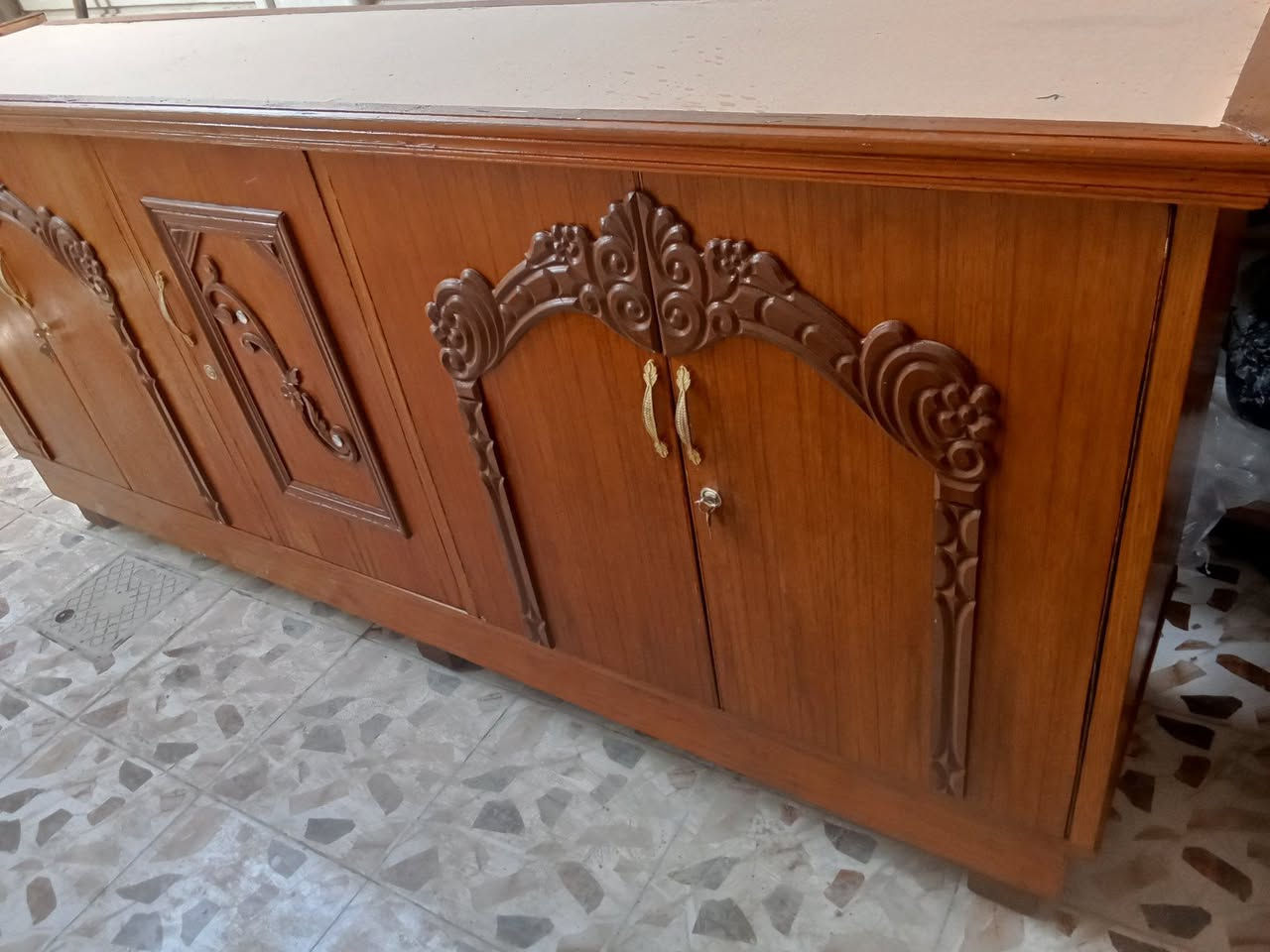 مناميه جديده وخشبها ثقيل بشكل سعرها 160 وبيها مجال للشراي


**إذا كنت صاحب هذا الإعلان وتريد حذفه لأي سبب، رجاءا أرسل رسالة إلى الدعم الفني**