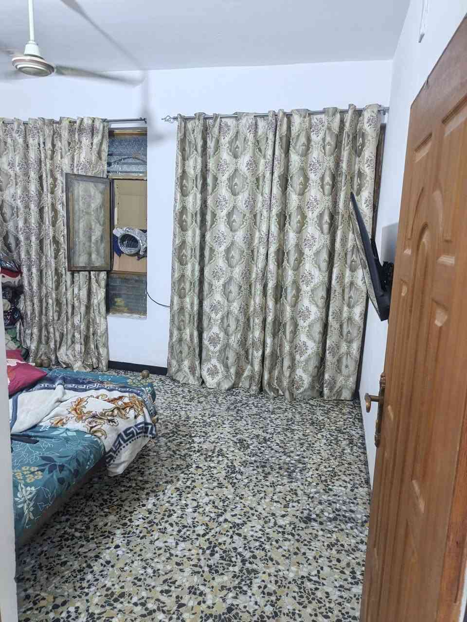 بيت للبيع  مساحة ٥٠ م زراعي
‏بمنطقه حي السلام خلف مستشفى الفضيليه العام 
         ‏بناء جديد ٢٠٢٦ طابقين ومدخلين 
‏يتحوي على صاله ومطبخ وحمام وغرفة نوم وبلكونه 
     ‏للاستفسار الاتصال         ‪***********‬
