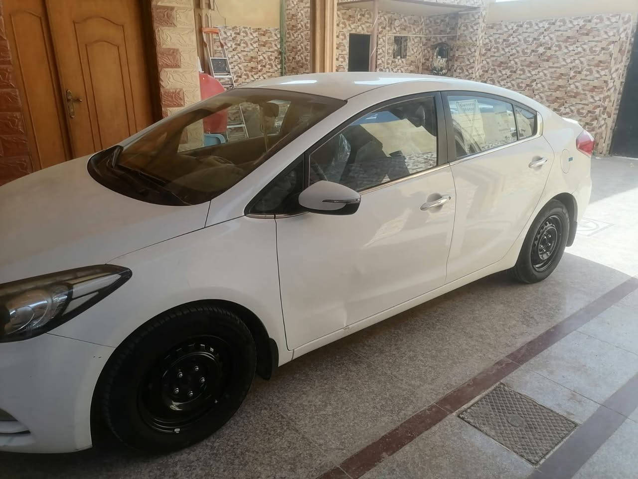 سيراتو 14 خليج  مكفول عده الباب السايق بيه قليل ضرب درجة
اشاير مري 

مرايه شفط 

حساس خلفي ومامي 

كامره وشاشه تاب 

 تبريد قطعتين 

تحكم ستيرن 

نضام الستيرن رياضي وخفيف وثقيال

ماشيه 184الف 
السعر 127وبيه مجال 

***********
