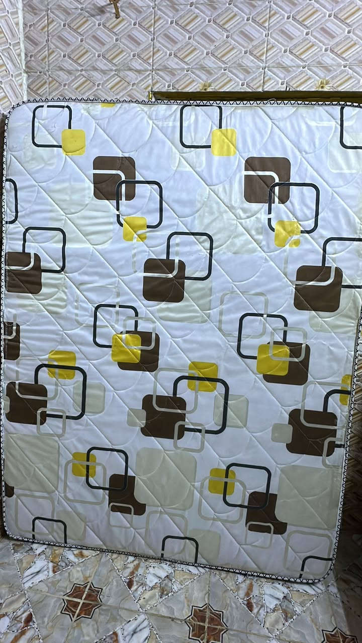 السلام عليكم دوشك نفرين جديد السعر 100
طخم 3 كبار وكرسي السعر 100 وبيهن مجال عنواني البصره المعقل هاتف ***********
