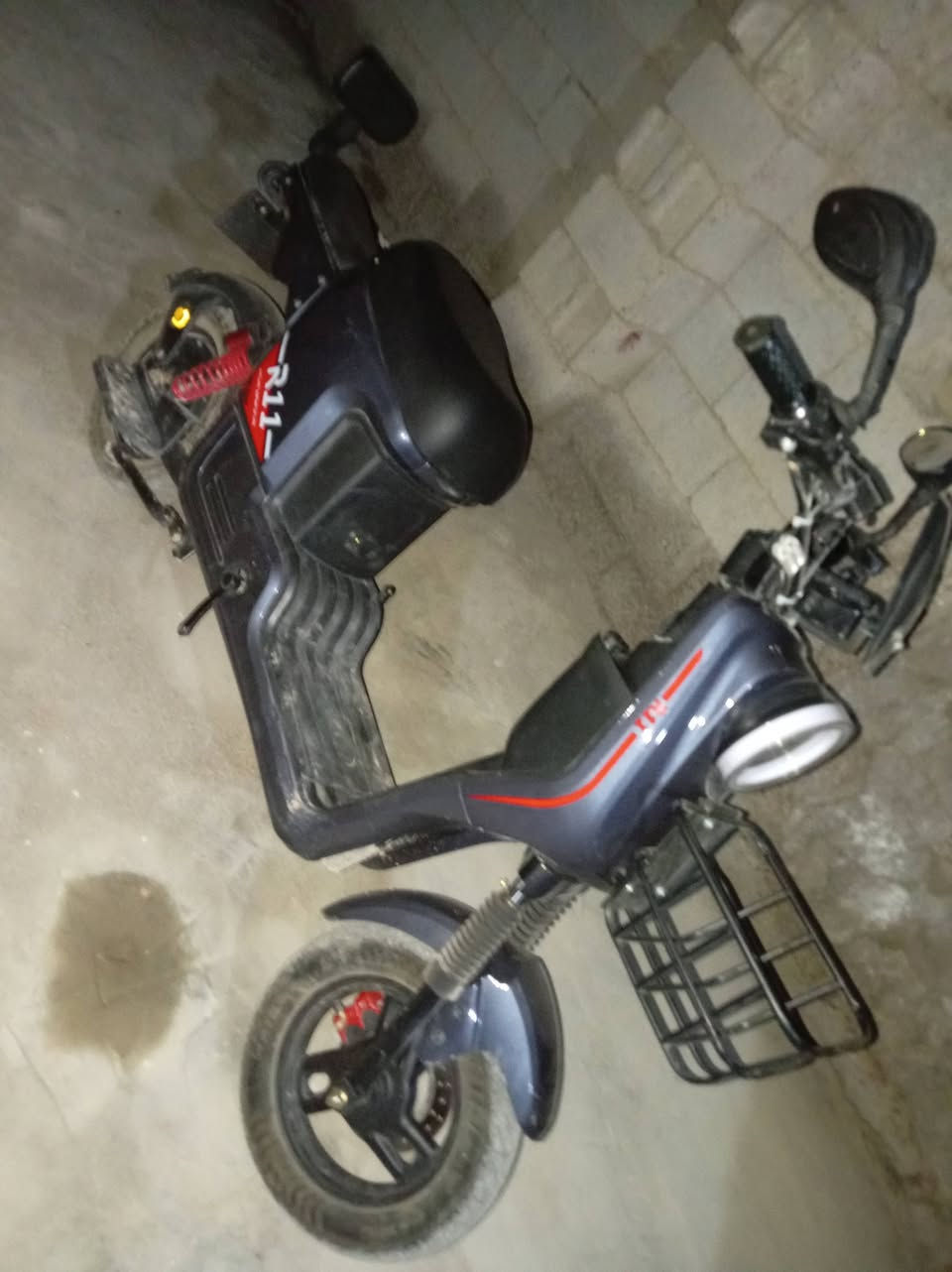 باسكل شحن للبيع جديد كلش سعره ٥٠٠وبي مجال خاص مارد لتصال ***********
