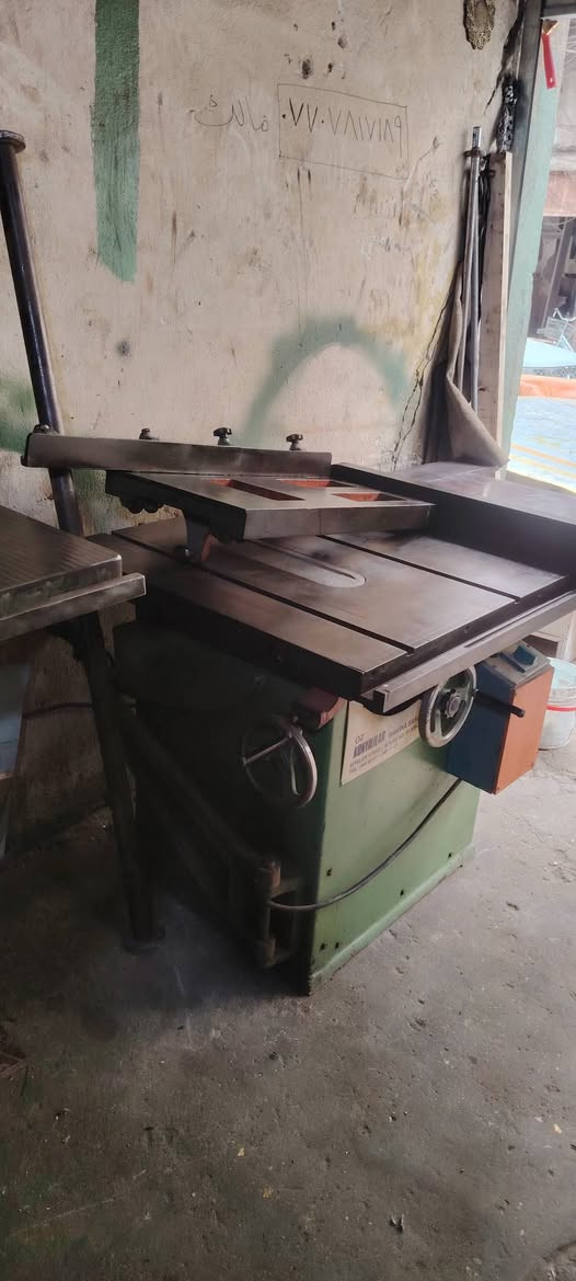 منشار صينية تركي الصنع سرعتين 1500و3000 ابلادي يفتح 130سم السعر 15 ورقه مكان بغداد النهضة شارع الهادي رقم ***********
