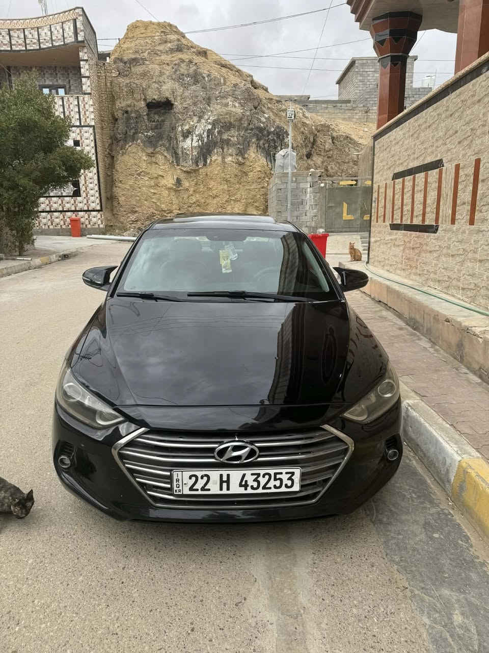 السلام عليكم … النترا 2017 وارد خليجي ( ايراني) مواصفات الإيراني معروفه فول للأخير .. السيارة خير من الله المحرك والكير والحداديه … ماشية 165 الف 
بيها صبغ ربع جاملغ الأمامي فقط 
سعر السيارة 140 وبيها مجال 
مكان السيارة … الانبار قضاء هيت 
الاستفسار اكثر ***********
