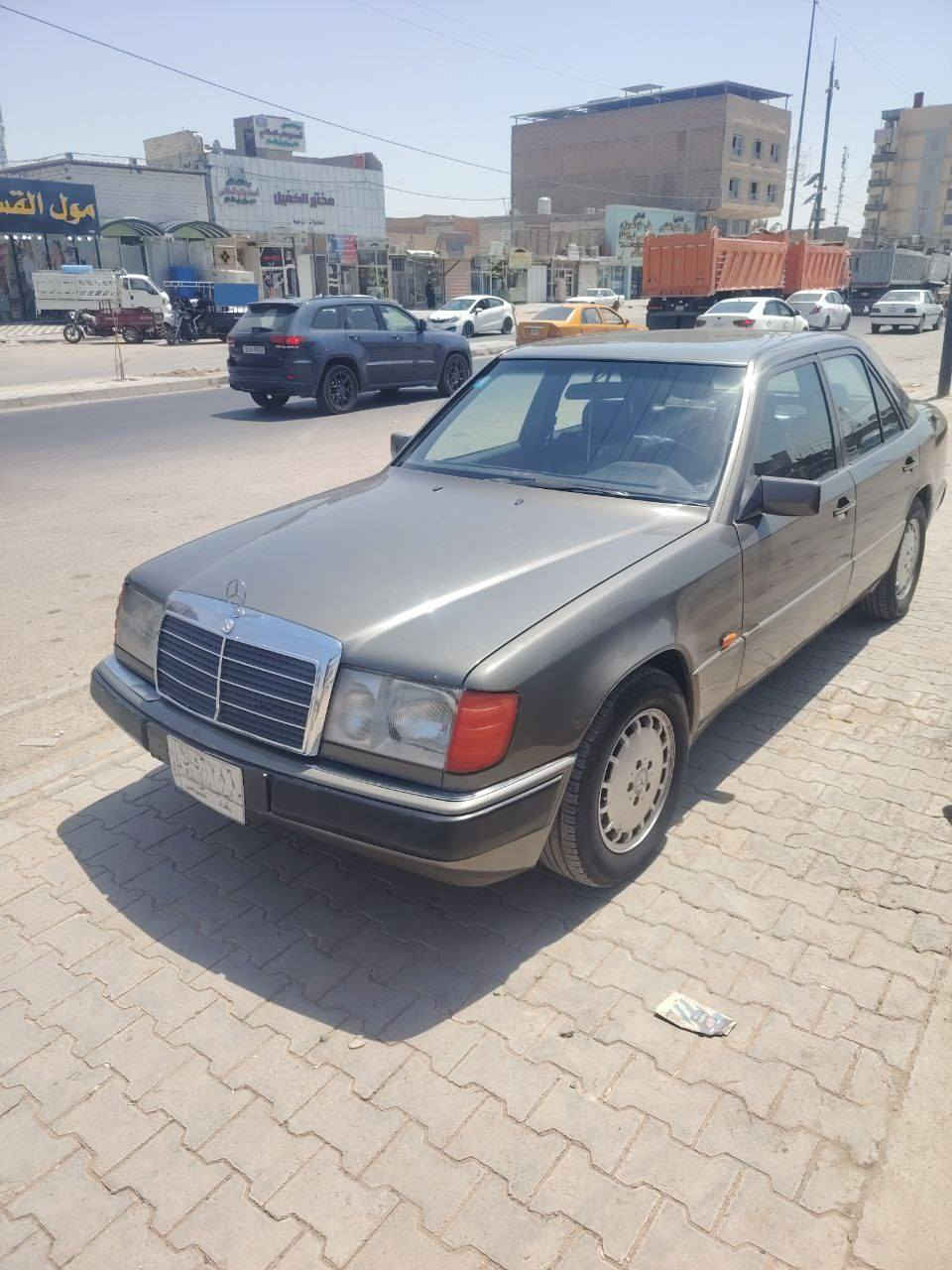 مارسدس دب سلام عليكم
فول موصفات 
محرك بلاد 6 سلندر عنكبوت 
كشنات جلد 
فتحه 
كشنات جلد 
كشنات كهرباء 
رقم بغداد 
مكفوله من الضربه فقط صبغ عام للجماليه 
تبريد ثلج 
كير محرك كفاله 
تحكم مري 
مكان سياره نجف
السعر 67  بيه مجال 
***********
