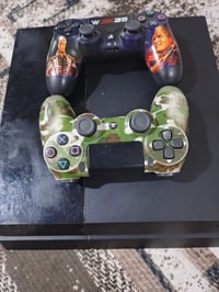 بلي 4 فات للبيع جوستكين وقرص كود اوف وار  200 وبي مجال مكاني عرضات 077...