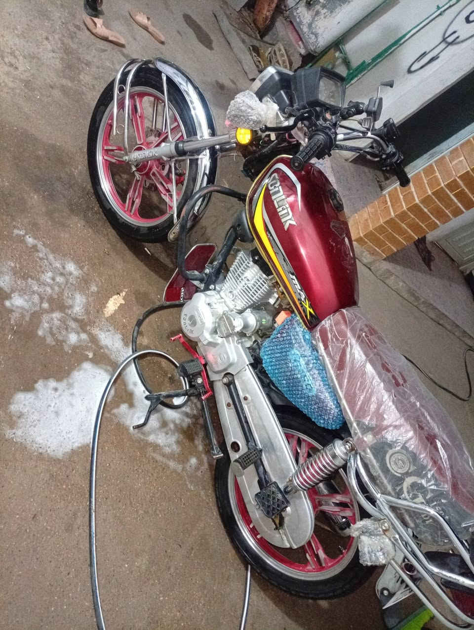 اخوان السلام عليكم دراجه موديل 23 حلوه ونظيفه شغاله كلها كهربائيات ما ناقصها اي شيء اوراق كامله مكان ديال الخالص سعر 550 وبيها مجال***********
