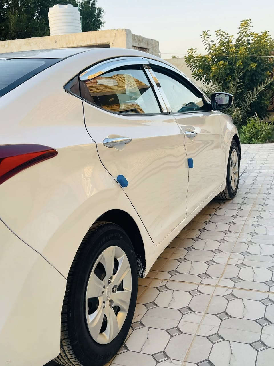 سلام عليكم النتره 2016 
خليجي بيه بنيد وجاملغ ورشات صبغ
مكينه 1800 ما مفتوحه شرط 
كير تخم تاير جديد 
رقم مثني بسمي مداور ثاني يوم 
دواخل الونين تحكم ستيرن جهتين 
شاشه كامره وداره الايت زنون 
السعر 118 
مكان سياره ناصريه 
الاستفسارات ***********
