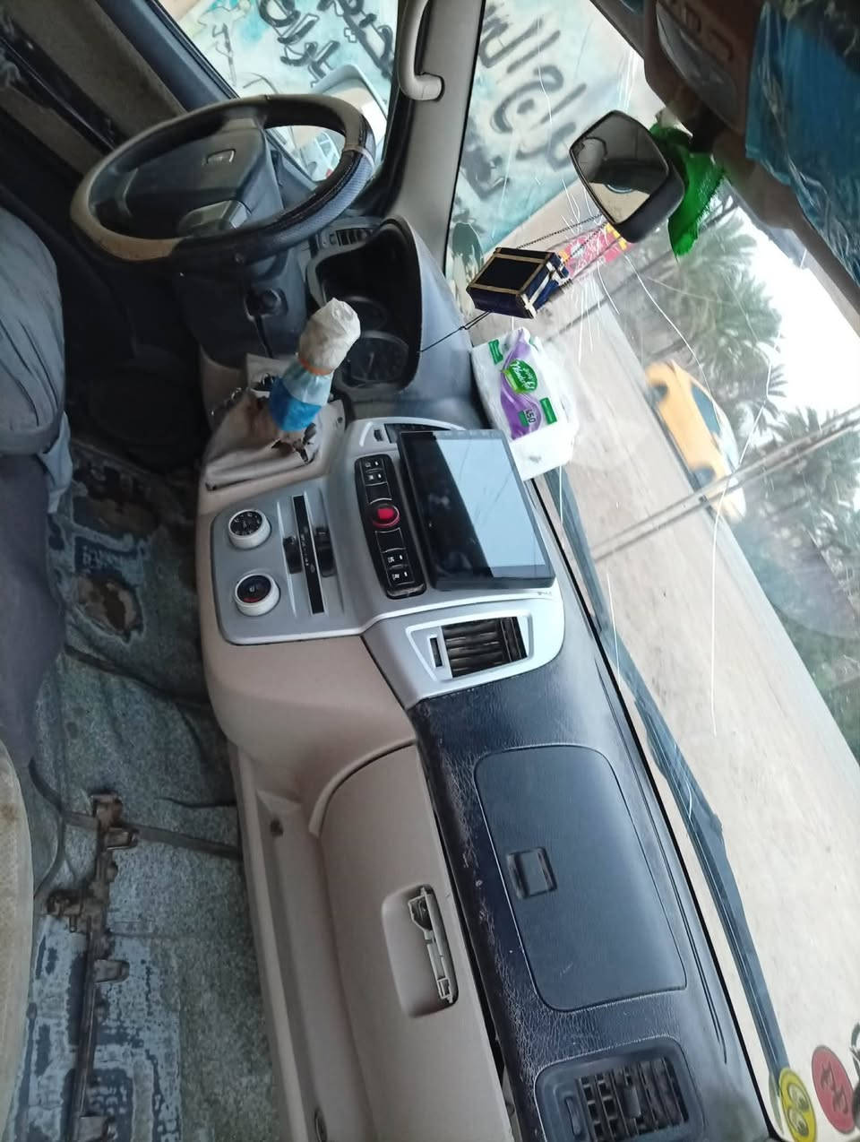 السلام عليكم سياره جنبي اج وان 2013 السياره مكينه وقير وحداديه وتخم تايركهربائيات سياره خير من الله ابيعها موصليه بس ما عليها لا اشاره حجز ولا كل شيء باسم مواطن سياره سعر 35 وبيها مجال حق الجيه بيك خير تدلل اتصل على الرقم *********** المكان حله السياره احله من الصوره
