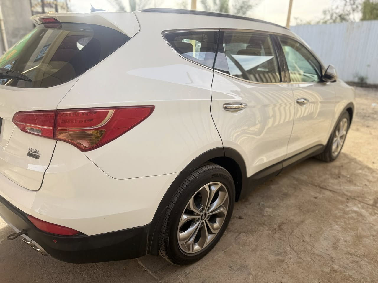 السلام عليكم 
سنتافي موديل 2015 
مكفوله كفاله عامه حتى من الشخط 
محرك كير حداديه كفاله على وضع الشركه 
السياره ماشيه 110 حقيقي شرط الفحص 
تخم تاير جديد
 فول مواصفات للأخير 
بنوراما 
سايد بريد بصمه 
بصمة ابواب 
زراك لايت 
كشنات يمين يسار كهرباء 
شاشه كبيره 
كامره دواره 
كشنات امامي خلفي تبريد تدفئه 
3 قطع تبريد 
كشنات جلد 
اشاير بالمري 
نظام الترحيب عند الاقتراب 
تبريد ثلج شرط الفحص
رقم بغداد 
سياره جديده بمعنى الكلمه 
مكاني حله
للاستفسار ***********
