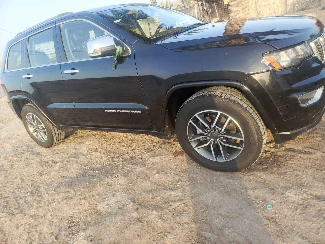 السلام عليكم
جيب وارد امريكي 2014 اوفر لاند ومعروفة مواصفات الاوفر بيها اربع قطع صبغ فقط مكفولة من العيب الشرعي السعر 175بيها مجال بسيط مكاني بابل 
***********
السياره بأسمي
