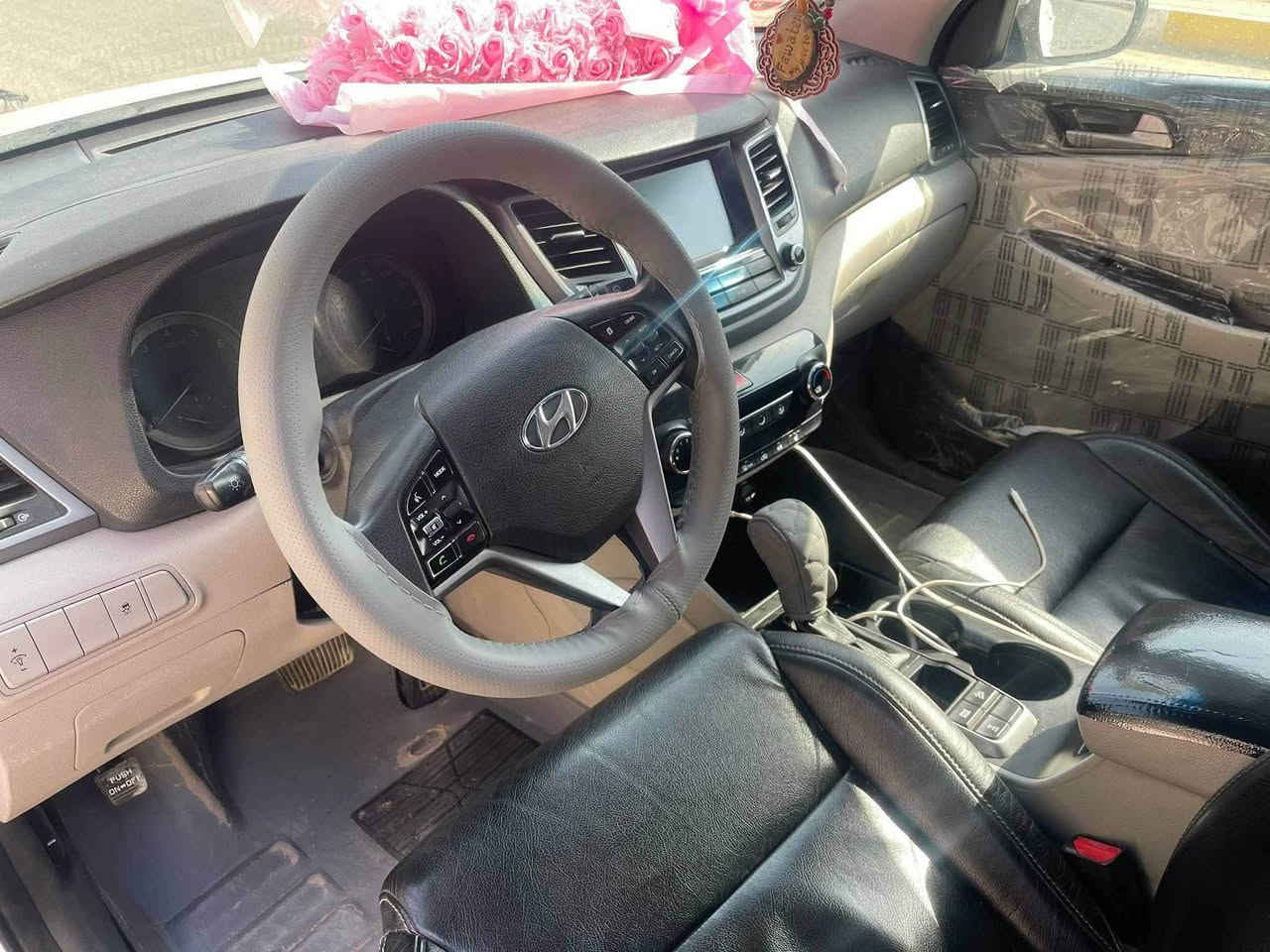 السلام عليكم توسان وارد امريكي موديل 2018 السنوية جديدة السيارة حلوة حادثها بالصور مكلف بالنشر صاحب السيارة ***********
