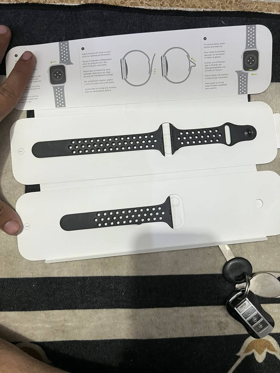 سير نايك اصلي 3 قطع غير مستمعل للبيع
سعر ٤٠ مجال بسيط 

مكاني بغداد حي اور 

***********
