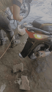 دراجه جي تي سعر 275 سلف شغاله عايزه كفرات وشد كهربأيات وشوفت عينكم الرقم ***********
الواتساب ***********
