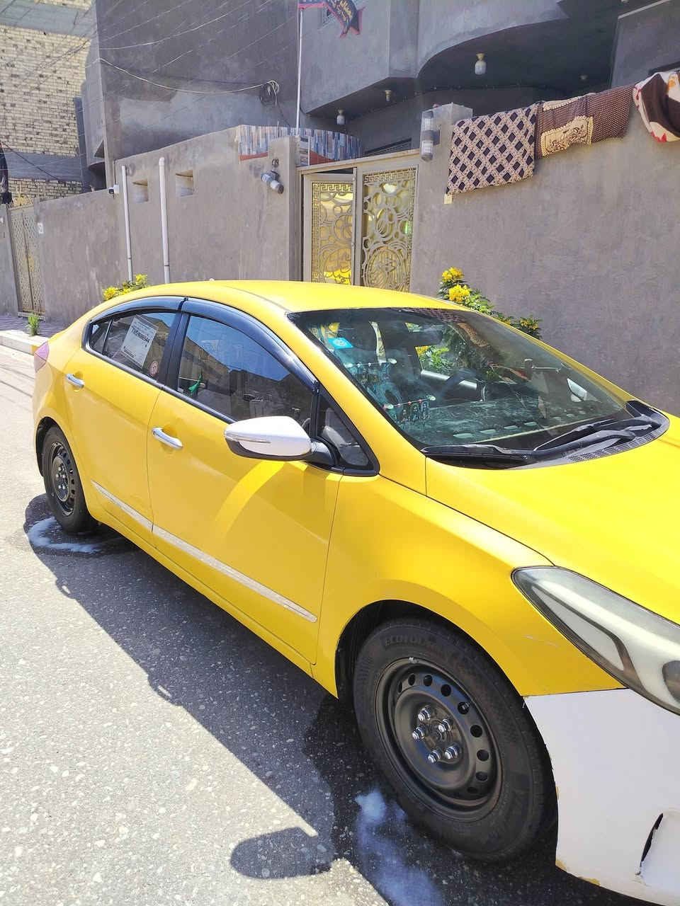 السلام عليكم
سيراتو17  وارد خليجي1600 

مصفره هيئة وغرامات+رقم مثنى مداور ثاني يوم 

تخم تاير جديد + حداديه جديده +سنويه 2029

بييهه ضربات ومعجون بمكانات معينه +مكانهه السماوة- الرميثة

للاستفسار ***********
