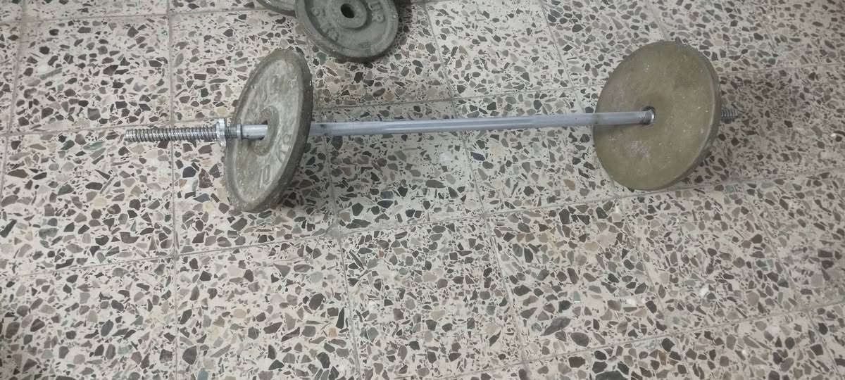 سلام عليكم شفت واقراص اثنين ابو العشرة واربعه ابو الخمسه رايدهن 65مكاني بغداد  ***********
