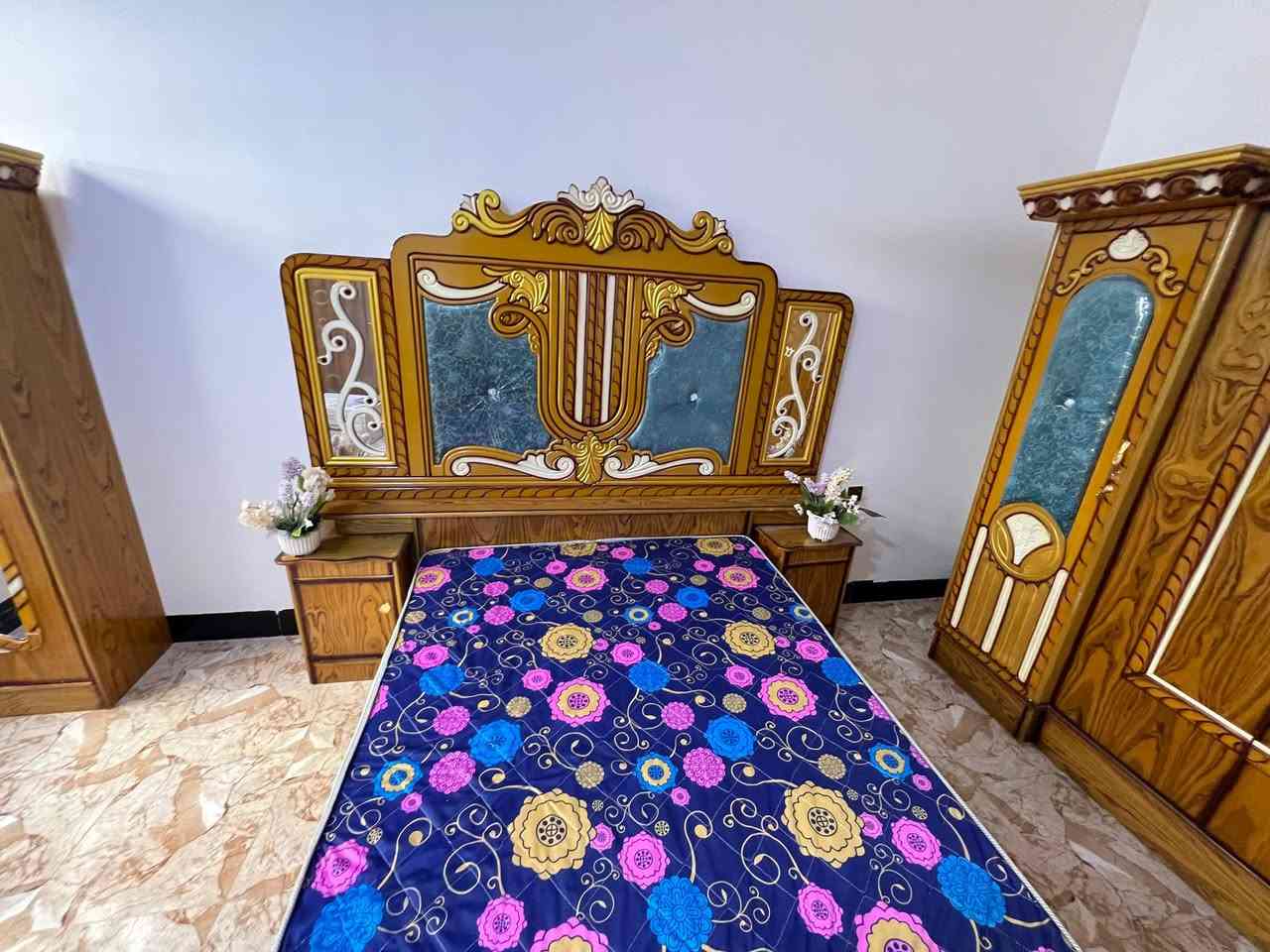 السلام عليكم غرفه جديد للبيع ما مستخدمه مشدوده  فقط  صار 20 يوم  مشتريه  بسعر مناسب  للاستفسار ***********
