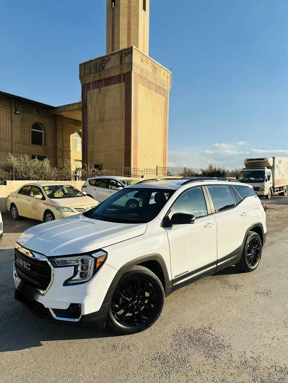 للبيع جيمسي تيران
موديل 2024 SEL بلاكتوب 
بنيد و جاملغ و شويه بالباب 
السونار موجود ماشيه 30 الف 
گير محرك بشرت اربعة سلندر كفالة 
العنوان أربيل السعر 170 بيها مجال
واتساب؛ ***********
