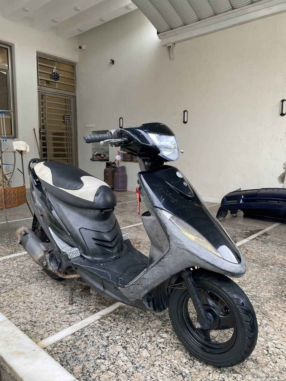 للبيع ماكس عدلـه مفتوحه بس ولفات بوشتها الاصليه الدراجه كلها ختم واحد من الطول للطول ويـ المكينه كهربائيات كلها شغاله نقصها بس شخاطه مال سلف شلعة ومشي خير من اللـه السعر 650 وبيها مجال للشراي ***********
 مامتواجد فيس🤍

