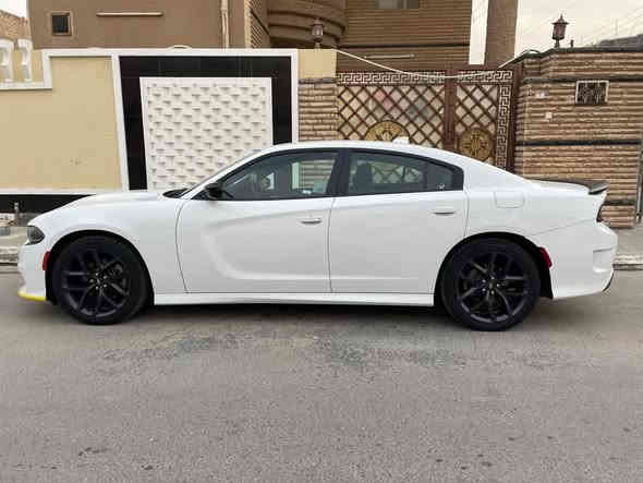 للبيع سيارة جارجر GT بلاد
موديل 2021  
ماشية 58mi
اللون ابيض
الرقم أربيل 
المواصفات بلاك توب السيارة ع وضع الشركة
ضرر السيارة جاملغ خلفي والباقي كفاله 
السعر 190 قفل
مكان السيارة 
بغداد
***********
