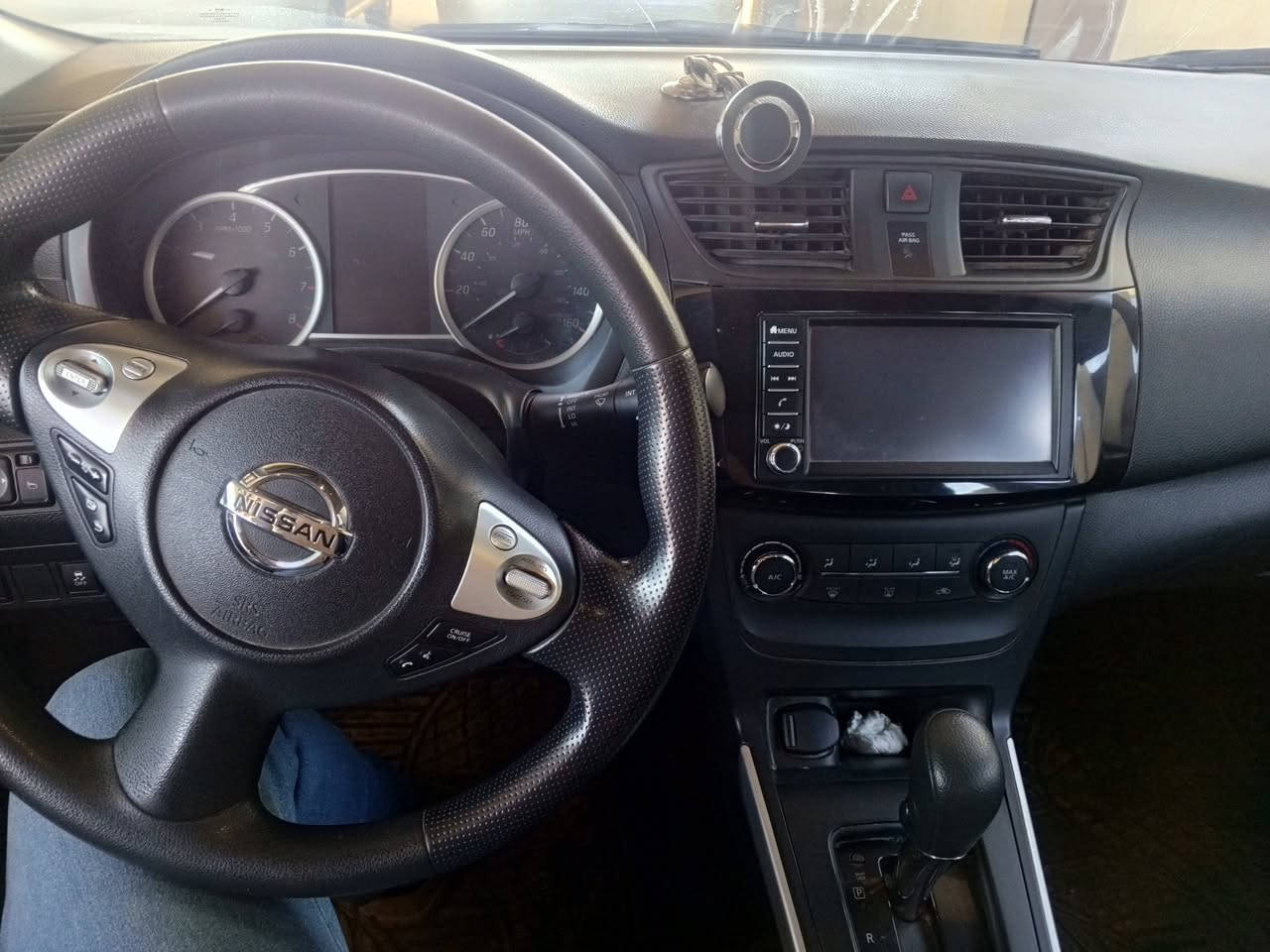 السلام عليكم
سياره للبيع نوع نيسان سنترا 
موديل 2019 سنويه نهاية هاي السنه تنتهي 
ضرر نص جاملغ خلفي من جهة قبغ بانزين 
گير ومحرك شرط السعر 106 ورقات وبيها مجال بسيط مكان السياره حمام العليل 
خابر وتدلل 
الاتصال على الرقم ***********
