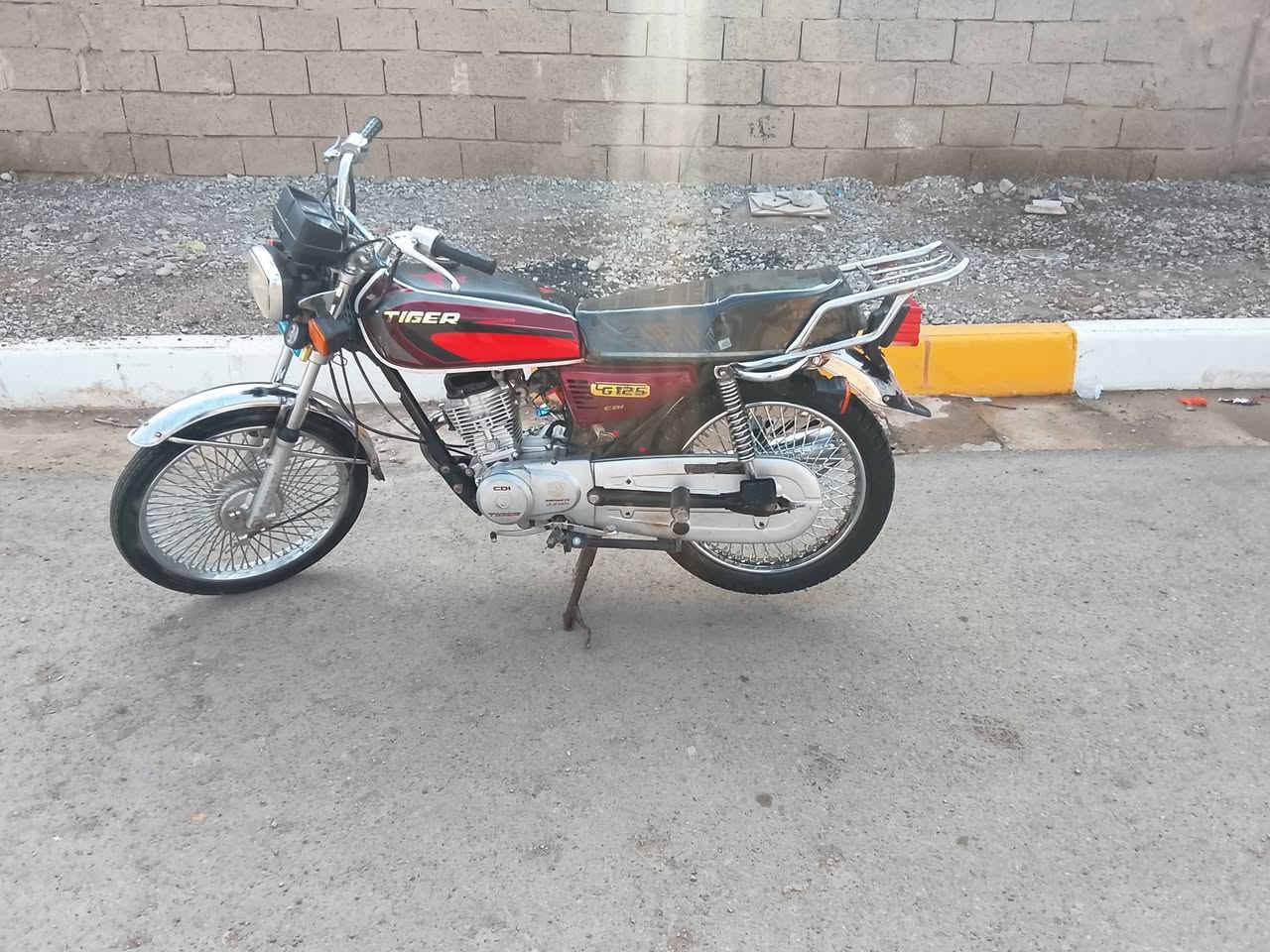 دراجه اللبيع موديل 20 اوراق كامله ويل جديد بانزات مال بريك جديد مكينه مال زنجيل جديد كهربائيات كلهن شغاله محرك خير من الله كهربائيات كلهن شغاله مكاني ديالى كنعان سعر 500 وبيها مجال قليل قليل الحد يكسر بسعرها دراجه متعوب عليها رقم ***********
