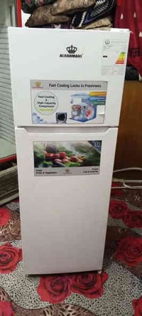 ثلاجة • شغالة • نجف