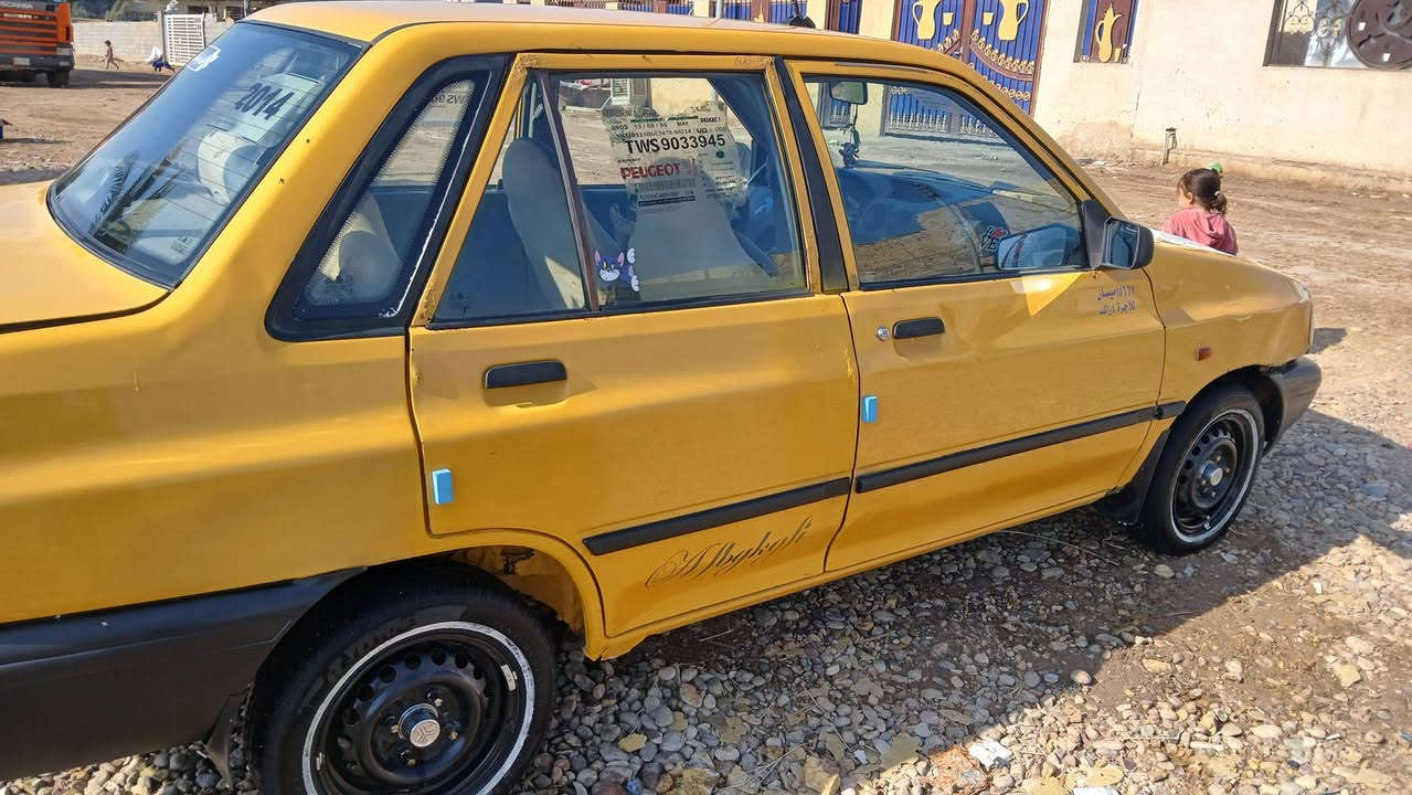 السلام عليكم ورحمة الله 
سايبه 2012
سنوية ل ٢٠٢٣ 
مصفره هيئة وغرامات 
مكينه بيها بداية دخان
كير مكفول تبريد شغال 
مكانها الجمعيات 
السعر ٢٢ وبيها مجال 
***********
