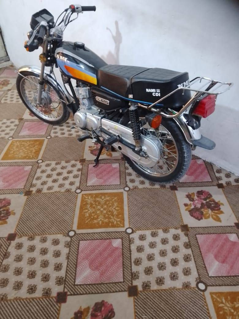 السلام عليكم دراجه سيجي نامه للبيع رقم وسنويه موديل 22 طالع 23 جديده كلش كفاله كهربائيات كله شغاله السعر مليون و 650 مكاني
اتصال ***********
واتساب ***********
