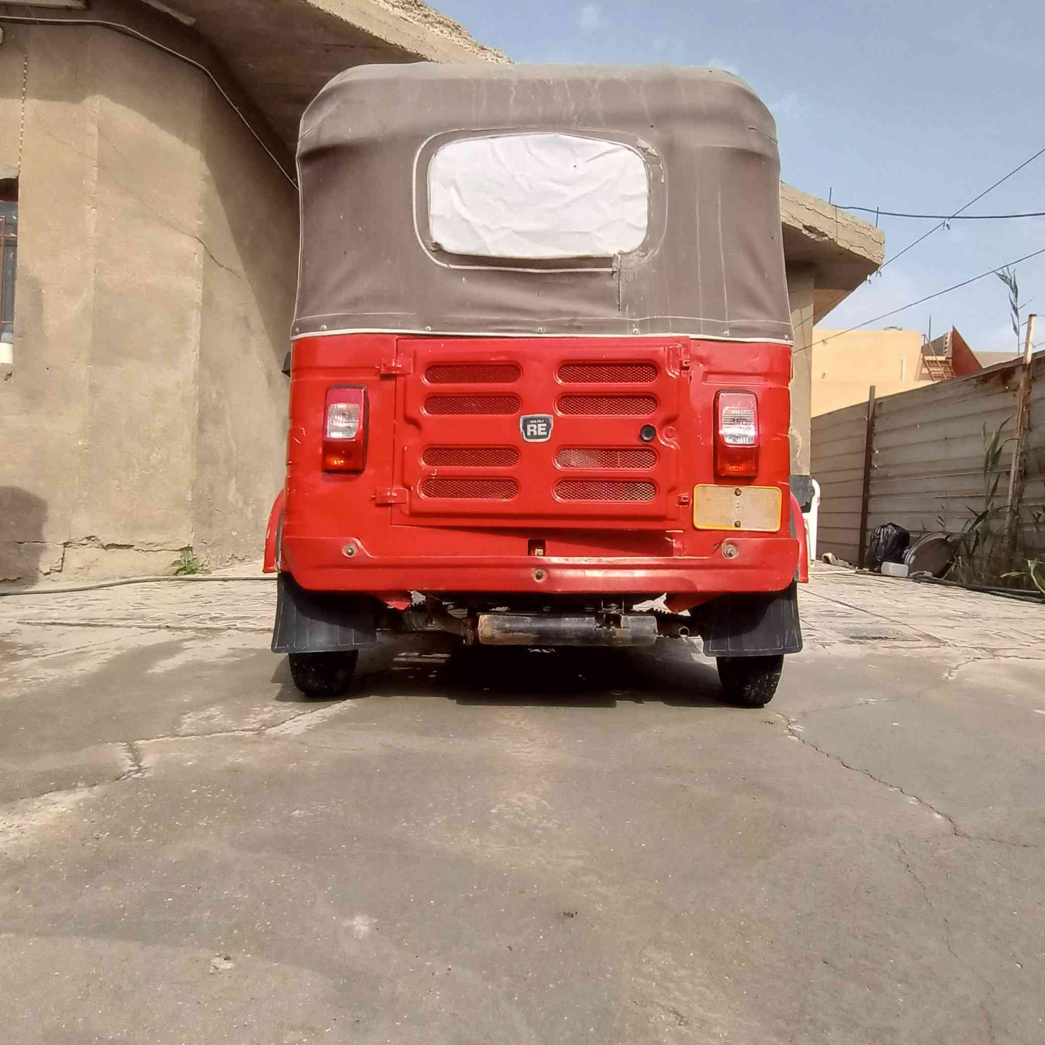 ياالله
سلام عليكم 
تكتك للبيع موديل 18 مكينه 20 اوراق مو رقم 
كامله مكمله ابوجهك للشارع مال شغل مكينه نضيفه كهربائيات كله شغاله تخم اشاير اماميه جديد بك لايتات جديد تايرات كله نضيفه السعر خاص مكاني حله محاويل جماعت ال3 مليون لا اتعلقون ولا اتعبوني فدوااا 
هذا رقمي للتواصل ***********
