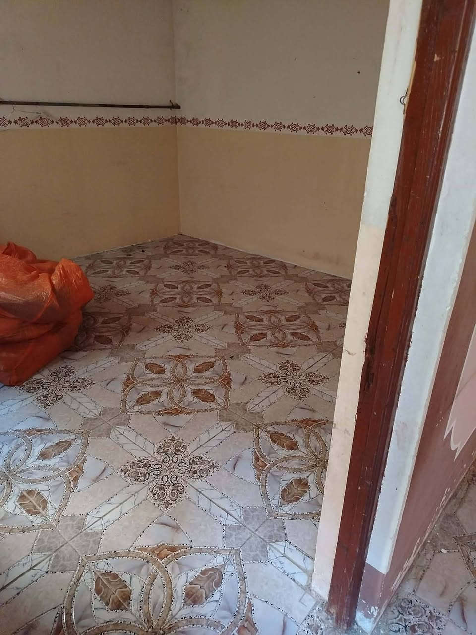 #دار_للإيجار_في_حي_صدام  

أهلاً بكم في عقارات مكتب #علي_المجو_الحمداني  – صفحة مختصة في العقارات الراقية والمميزة ان كان بيع او ايجار في ꧂أحياء الموصل الأيمن والأيسر ꧁ 

🪧نوع العقار : دار سكني 

📍العنوان :حي صدام قريب على أسواق  

المساحه :110مً  

📋التفاصيل:   غرفه صاله استقبال مطبخ صحيات  ترك كراج  

#بدل_الايجار_250الف_قابل_للتفاوض 

مطلوب عائله صغيره 
إذا ترغب بعرض عقارك في المكتب 
ماعليك سوا  التواصل عبر الخاص مباشر


**إذا كنت صاحب هذا الإعلان وتريد حذفه لأي سبب، رجاءا أرسل رسالة إلى الدعم الفني**