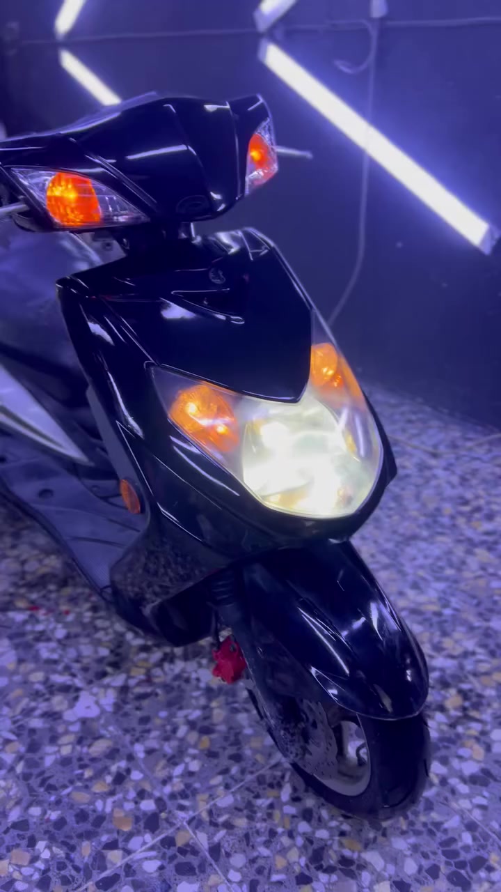 سكنس فحل  اسود وذهبي  بك لايت لد ابو الطلاعات نوزل تشغيل نص نكره سكليتر خطين  دبل اشارة رماش لايت ابيض زنون عالي وناصي عداد الكتروني كهربائيات كلها شغالة  شلعة معدل خير من الله بانزين محسن  وكالة الدراجة نظيفه 80‎%‎ افحص وين متريد مكينة بلادية 
السعر 850 وبيها مجال 
 ...  ***********
