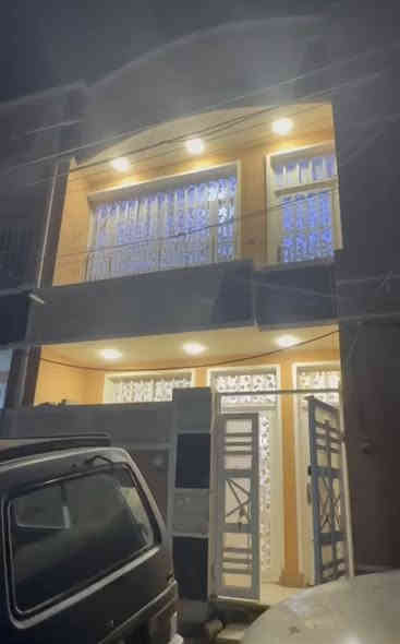 مشتمل للبيع 45 متر واقع حال 50 متر طابقين 
في ام الكبر والغزلان
 يحتوي الطابق الاول 
استقبال ومطبخ وصاله وخدمات 
الطابق الثاني
غرفة نوم وصاله وخدمات 
للاستفسارالاتصال على 
سيف الساعدي  ***********
او مراجعة مكتب الدار للعقار 
عنوان المكتب ام الكبر والغزلان مقابل اسواق العجوز
