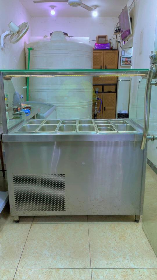 السلام عليكم للبيع عارضه مقبلات مع  حمايه خانتين مع قطعه ضوئيه كل بسعر 650 الف موقع حي الجهاد 
للاستفسار ***********
