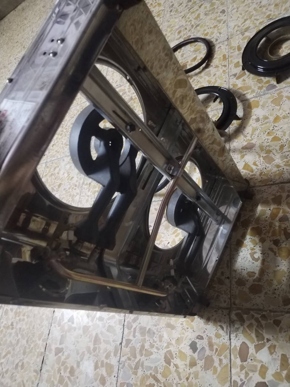 السلام عليكم ورحمة الله وبركاته
طباخ امزون عينين نظافه ٩٥٪ كلش نظيف
مكاني بغداد حي العامل ***********
سعره ٤٥ الف
