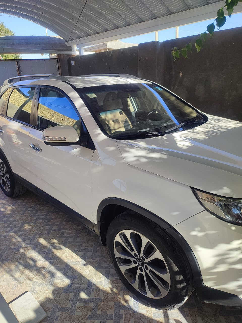 للبيع سياره سورنتوا موديل 13 شكل ال 15 وارد خليجي 6 سلندر كفاله من الصبغ والتبديل فقط بارد كد شبر باب عكس السائق گير ومكينة كفاله   تدفئة تبريد  كله شغال تخم تاير باتري جديد داخلها كلش نظيف سنوية لل 30 بأسم الوالد تحويل ثاني  يوم السعر 190 وبيها مجال مكان السياره بصره قضاء المدينه. ***********
