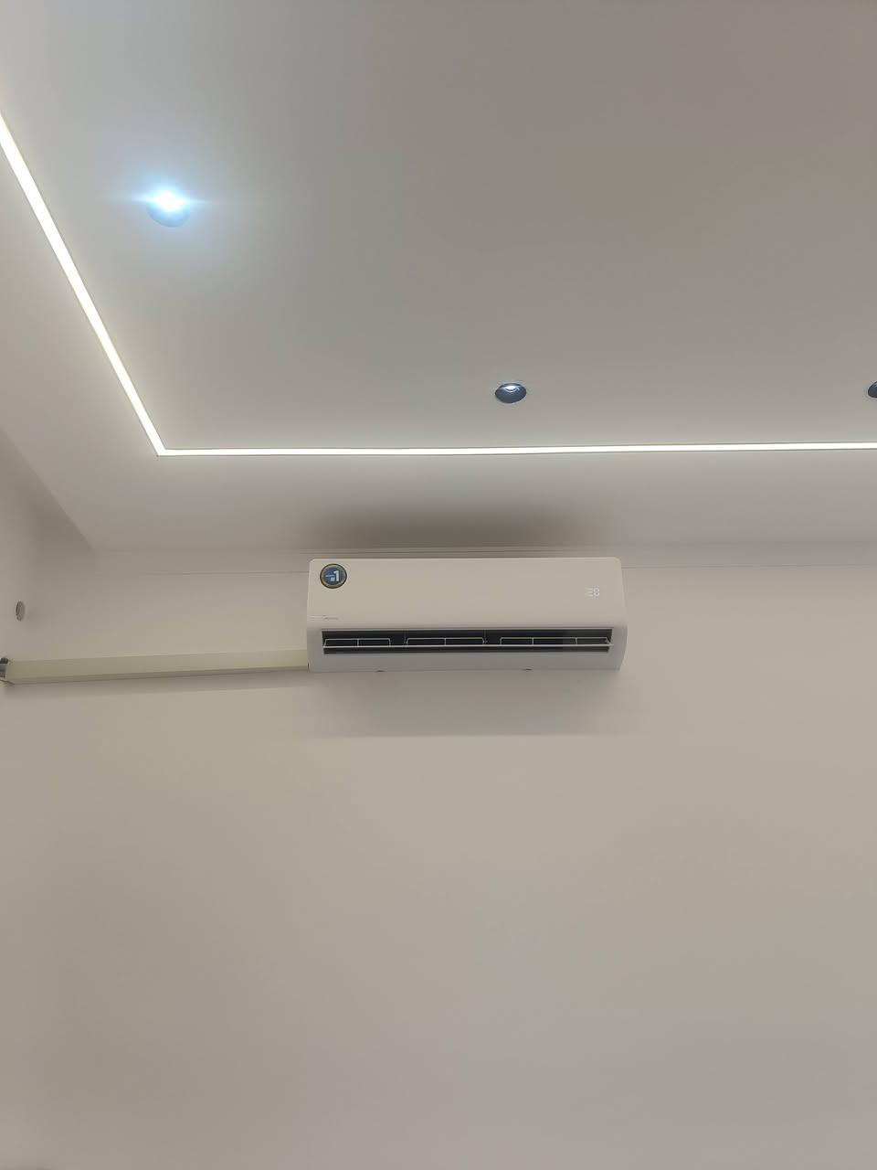 بفضل الله وحمدة تم تجهيز وتركيب سبالت ميديا تكييف من قبل كادر ورشة البشير لتدفئة  والتبريد العمل في الموصل تحياتي لجميع ***********
