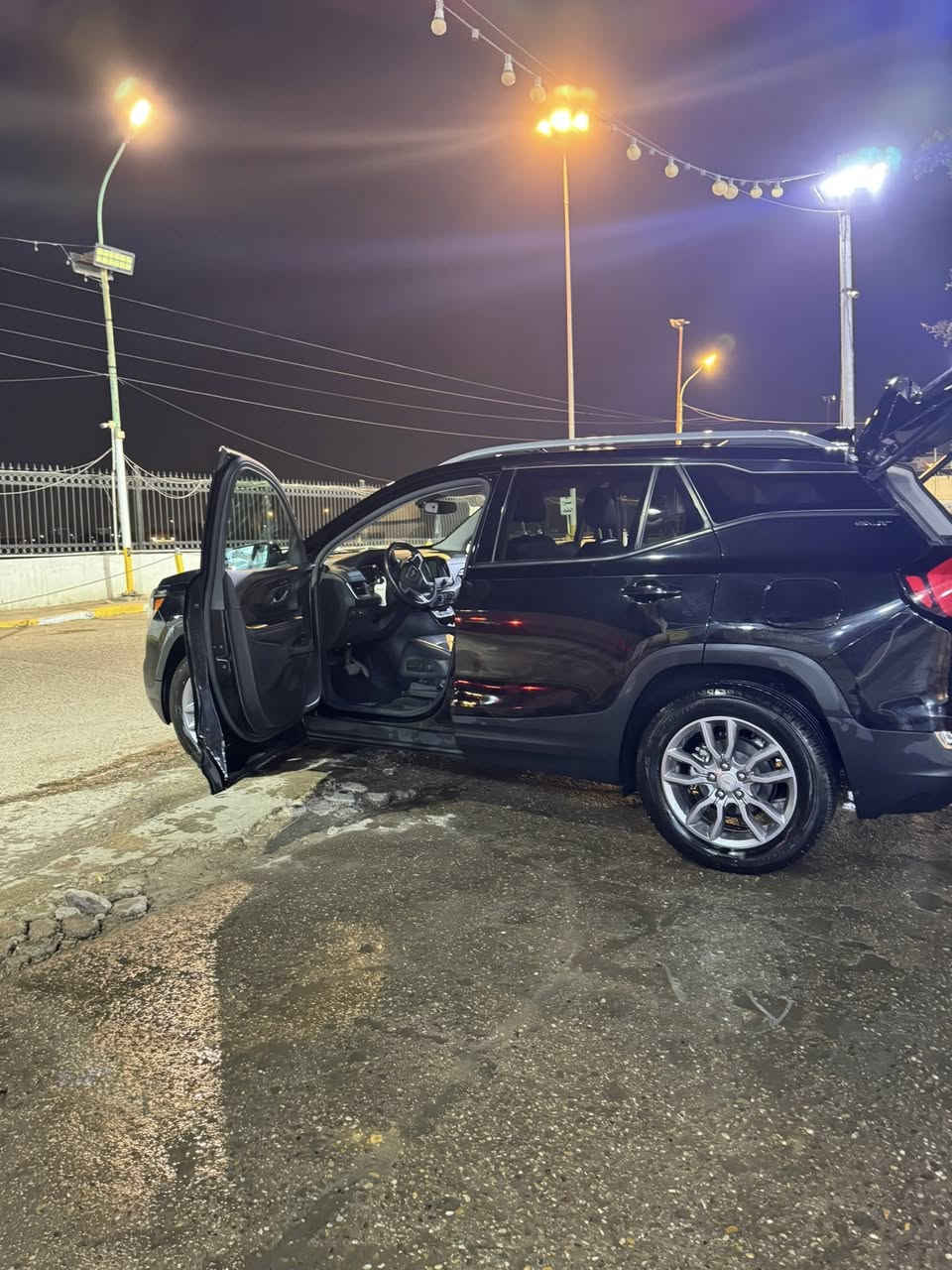 جمسي تيرانSLT 22 فول عدا الفتحه حادثها جاملغ وباب الايمن مبدل نفس اللون 198$ ماشيه 10 بس يعني زيرو
للاستفسار ***********
