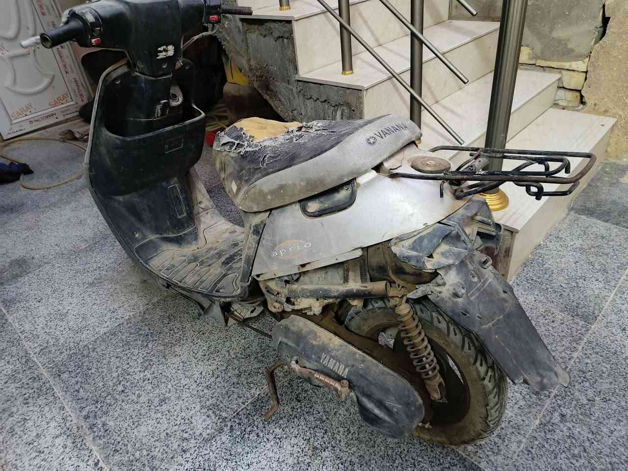 سلام عليكم
بطه  ( كوم حديد ومتروكه ) تعال اخذه ب 35 ألف 
حي التحدي مقابيل مستشفى الحجه سايدين فلكة السفراء 
*********** خط او واتساب والخاص مفتوح
